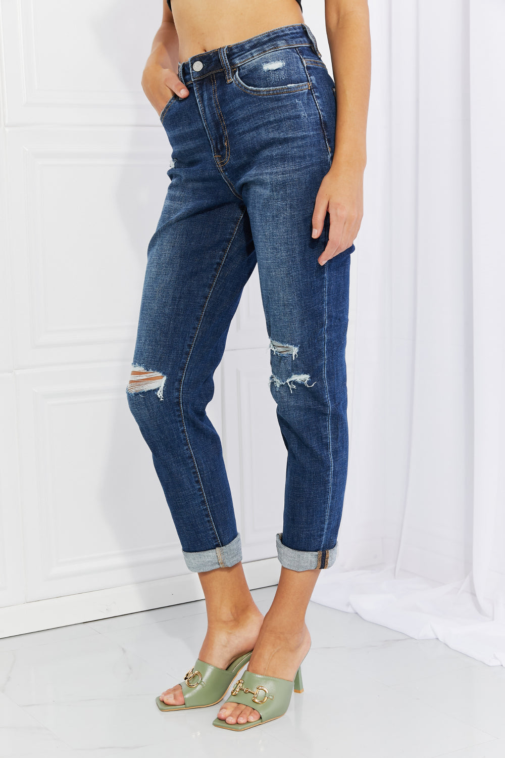 Sienna Distressed Cropped Jeans with Pockets