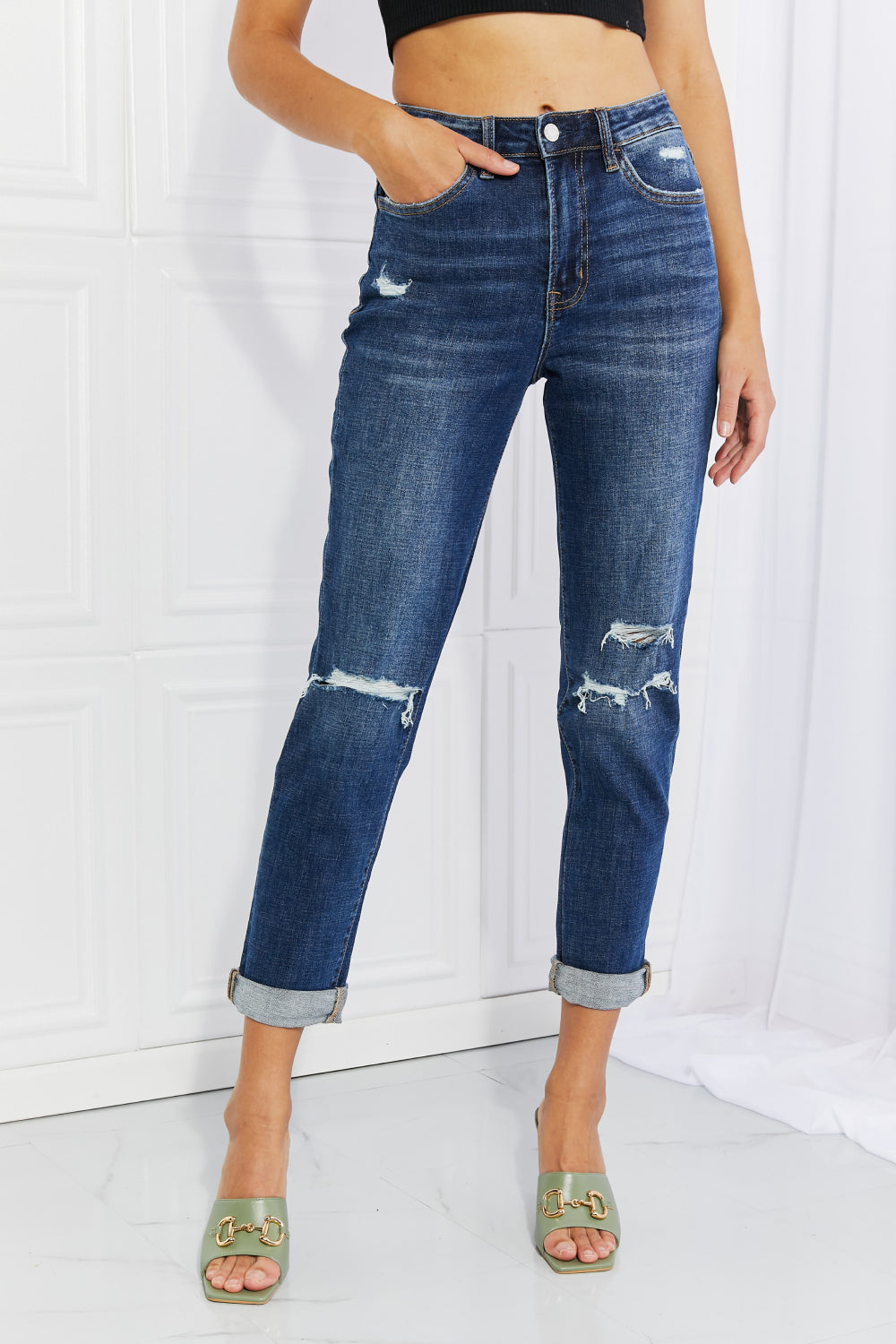 Sienna Distressed Cropped Jeans with Pockets