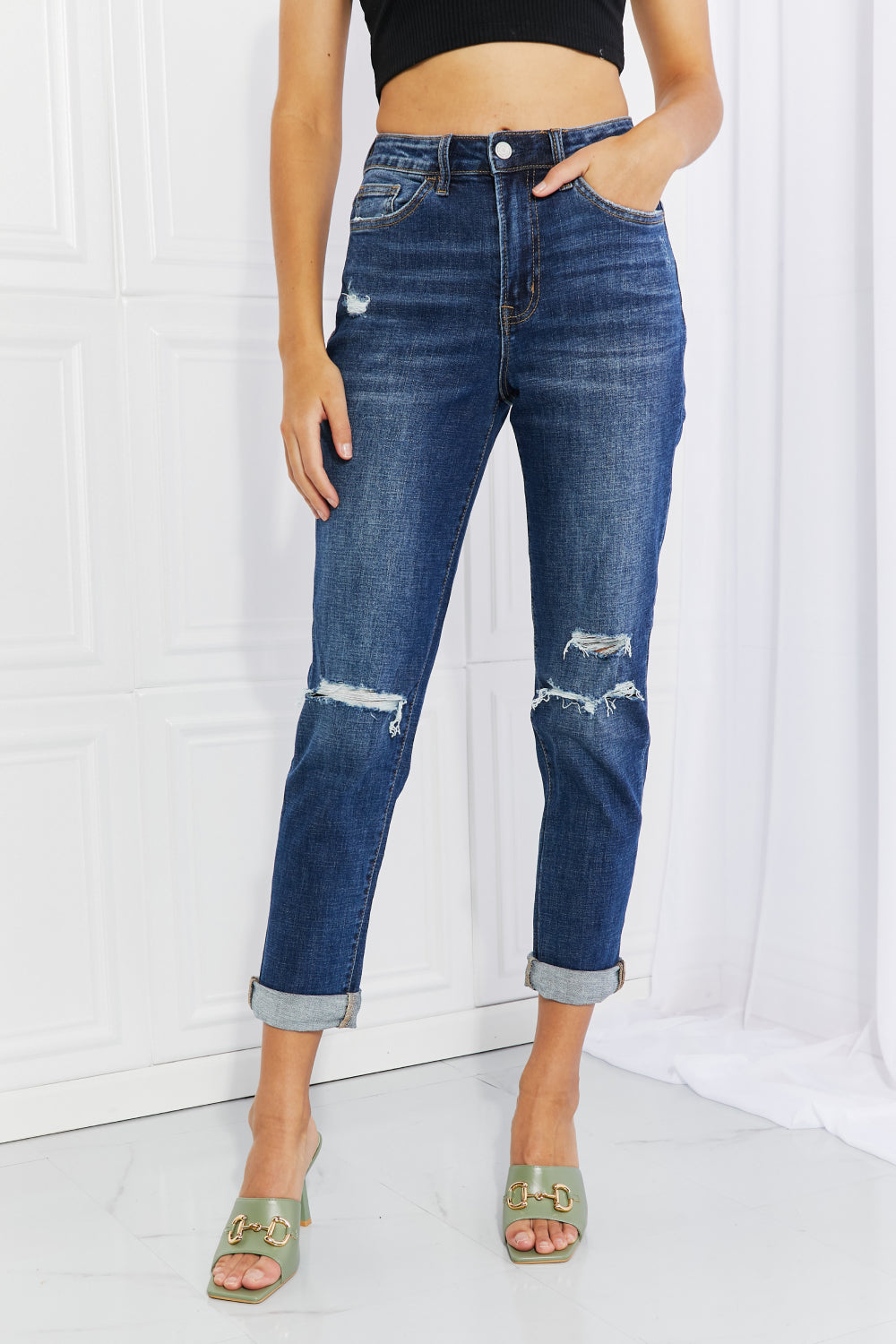 Sienna Distressed Cropped Jeans with Pockets