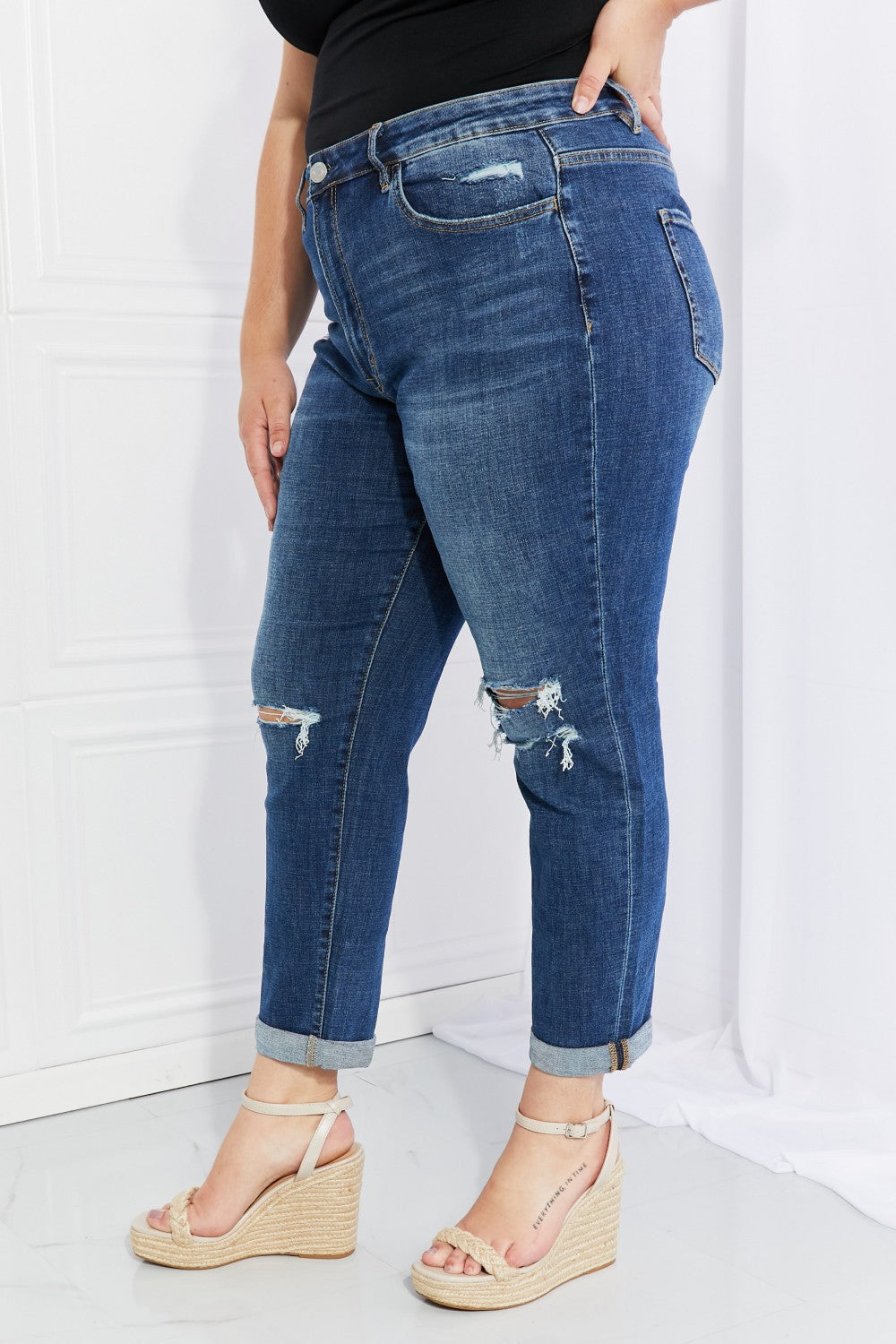 Sienna Distressed Cropped Jeans with Pockets