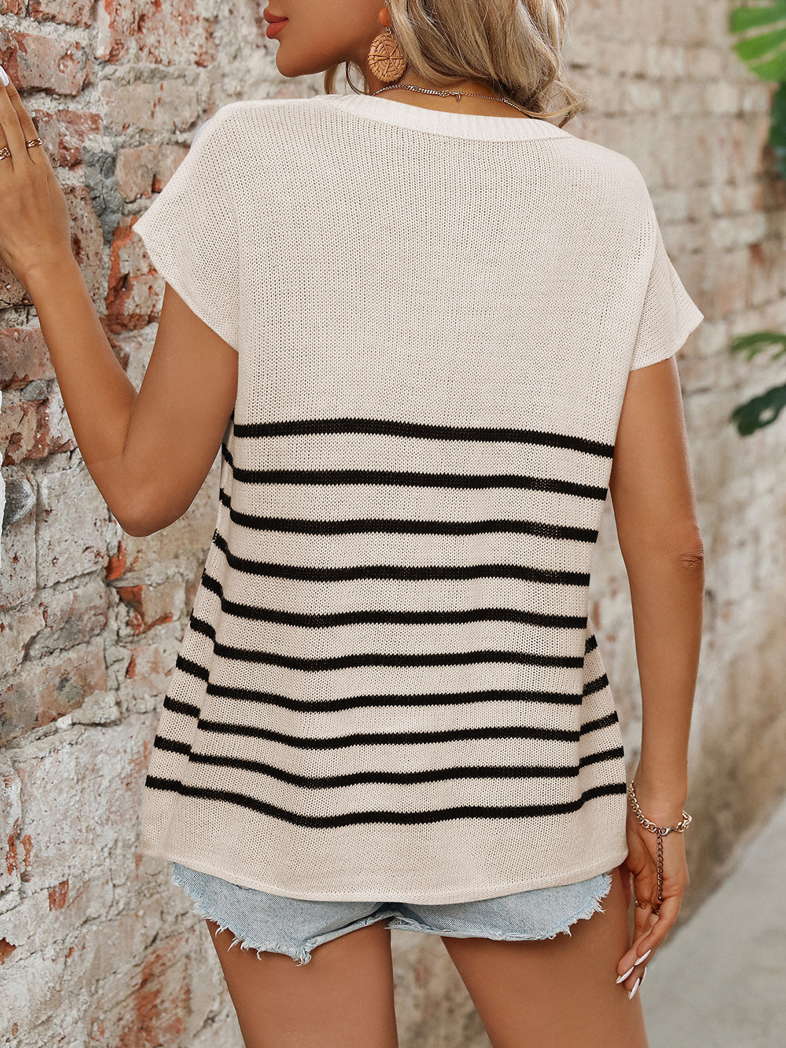 Summer Chic Striped Round Neck Short Sleeve Knit Top