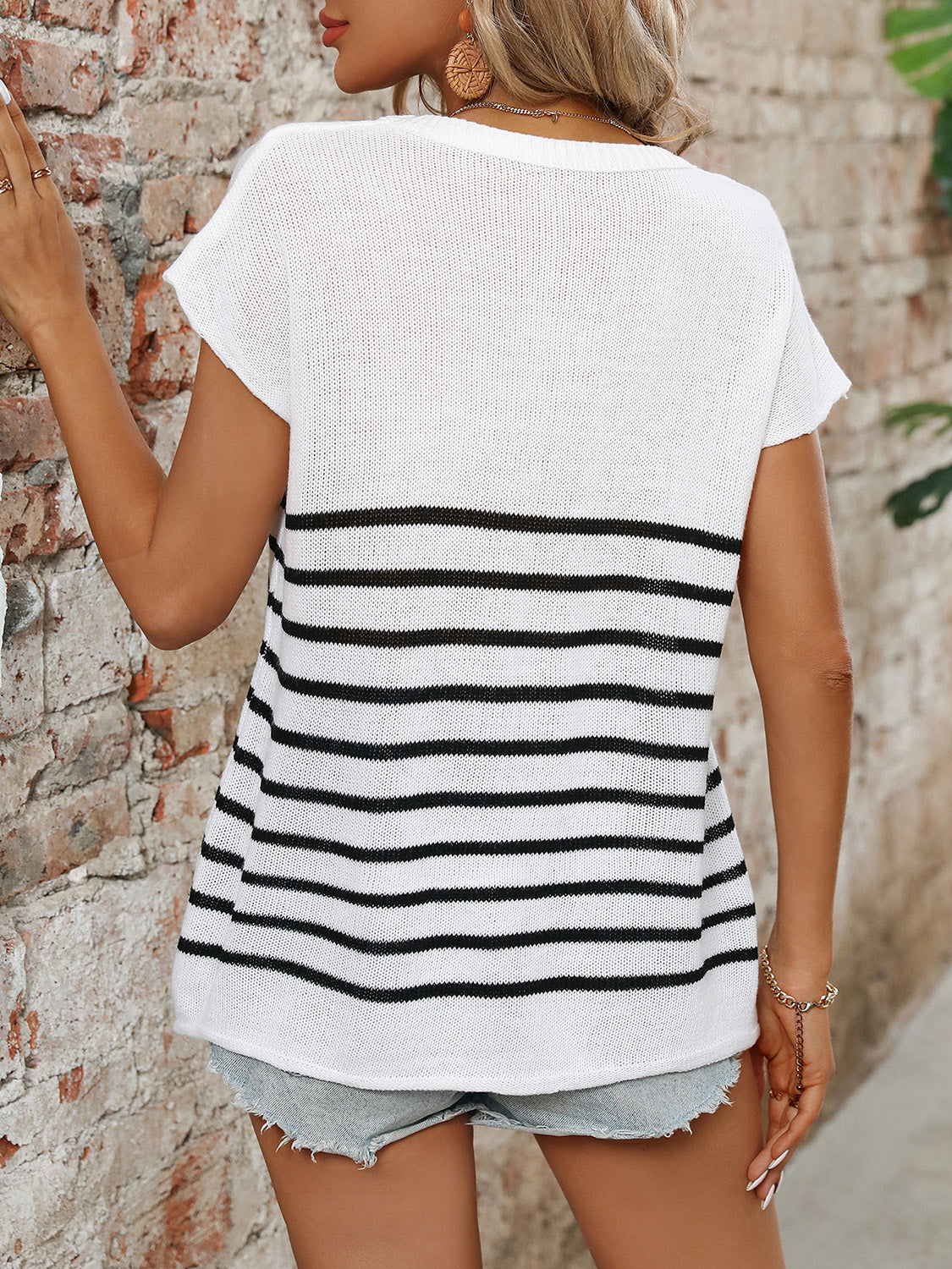 Summer Chic Striped Round Neck Short Sleeve Knit Top