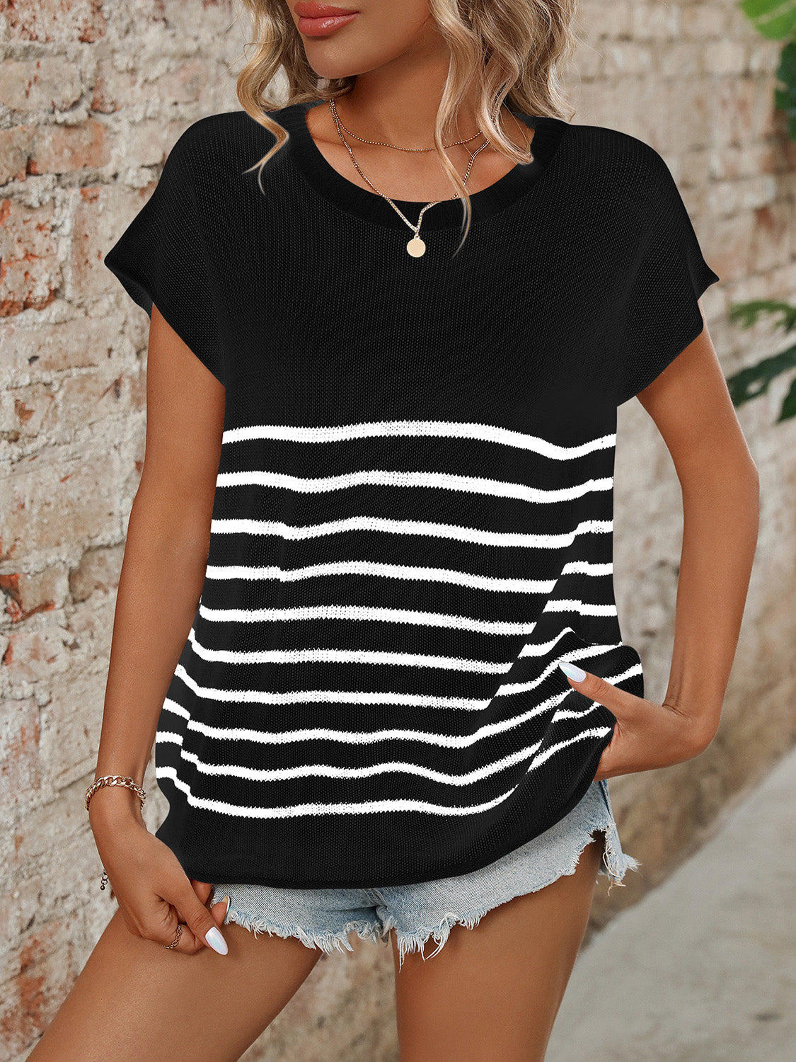 Summer Chic Striped Round Neck Short Sleeve Knit Top