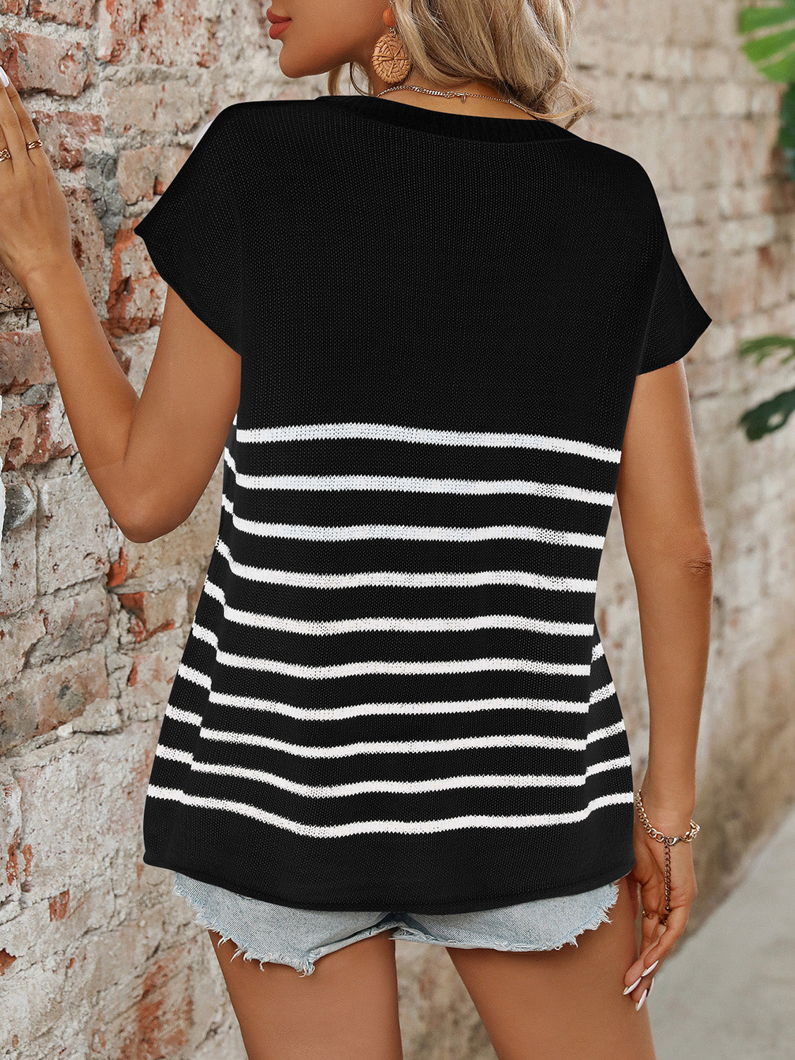 Summer Chic Striped Round Neck Short Sleeve Knit Top