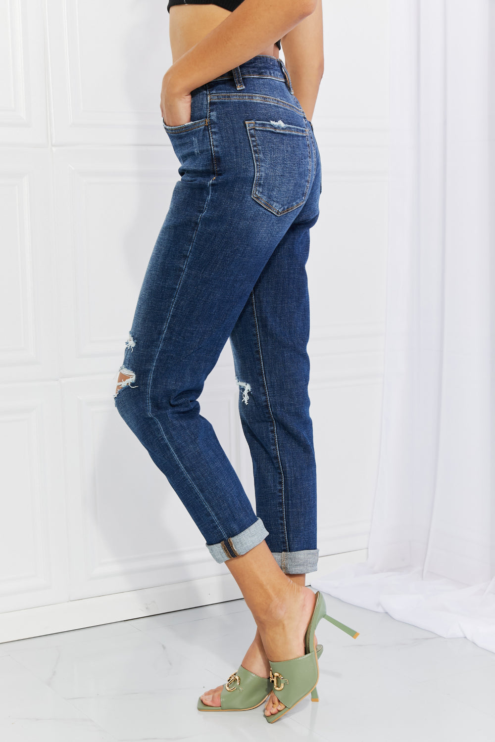 Sienna Distressed Cropped Jeans with Pockets